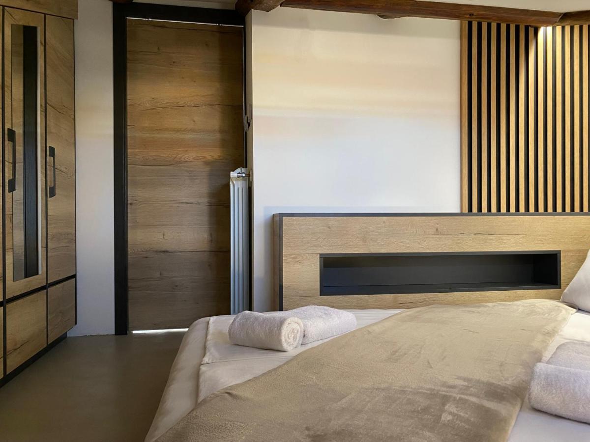 Castropola Views With Private Parking Apartment Ngoại thất bức ảnh